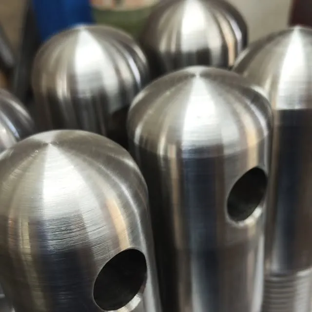 Peças cilíndricas de inox com furo lateral